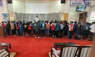 Kenya: Abafana ba Arsenal bashimye Imana mu rusengero nyuma yo kunyagira Crystal Palace-VIDEO