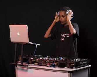 DJ Brin w’imyaka 15 ukataje mu kuvanga umuziki yakomoje ku mpanuro yahawe na Element