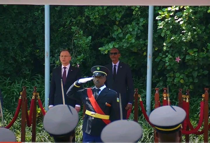 Perezida Kagame Yakiriye Perezida Wa Pologne - Inyarwanda.com