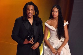 Jay Z aherekejwe n'umukobwa we yahawe igihembo cyihariye muri 'Grammy Awards 2024'