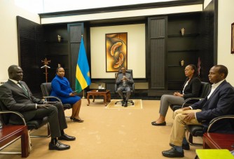 Perezida Kagame yakiriye   Umuyobozi Mukuru wa NBA Africa n'uwa BAL 