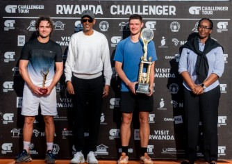 Imbere ya Perezida Kagame na Madamu, Kamil Majchrzak yegukanye ’ATP Challenger 50 Tour yaberaga mu Rwanda