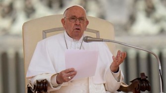 Papa Francis yanenze abagore babyarirwa na bagenzi babo avuga ko bitemewe na Kiliziya Gatolika