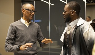 Adekunle Gold yahuye na Perezida Kagame - AMAFOTO