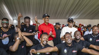 Paul Kagame na Madamu yarabanyuze! Imvano ya 'Uwangabiye’, indirimbo yaryoheje ibikorwa byo kwiyamamaza