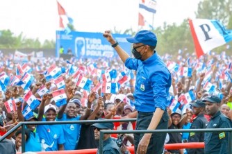 Perezida Kagame yavuze ko kuyobora Abanyarwanda ntako bisa anemerera Abanya-Kayonza kuzagera kuri byinshi