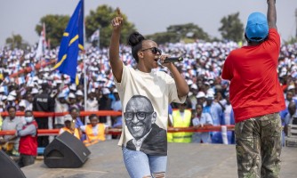 Abahanzi baririmbye mu kwamamaza Paul Kagame basubiyemo indirimbo yamamaye ‘Azabatsinda Kagame’