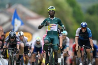 Ni Umunyafurika wa mbere ubikoze! Biniam Girmay wegukanye agace ka Tour de France ni muntu ki? 