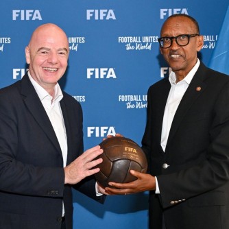 Ni iki Perezida Kagame yaganiriye na Gianni Infantino wa FIFA? 