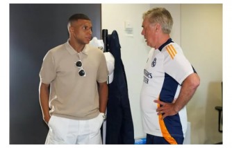 Carlo Ancelotti yagarutse ku kibazo cy'umwanya Mbappe azajya akinaho