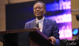 Rev Dr Rutayisire yizeye ko mu Irahira rya Perezida Kagame insengero zafunzwe zishobora kudohorerwa!