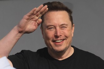 Kubera iki Elon Musk ariwe uhabwa amahirwe yo gutunga Tiriyari y'amadorali mbere y’abandi ku Isi?