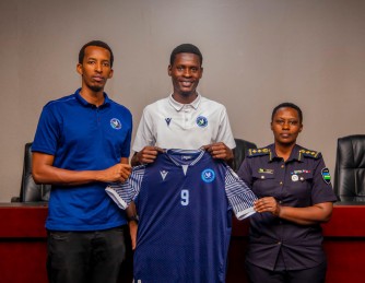 Ishimwe Patrick, Ayepoe Sandra, Manzi Saduru mu bakinnyi bashya berekanwe muri Police Volleyball