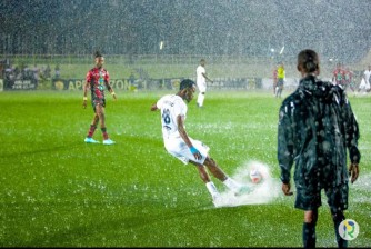 Umukino wahuzaga APR FC na Gasogi United wasubitswe ukinwe iminota 15 kubera imvura idasanzwe - AMAFOTO+ VIDEO