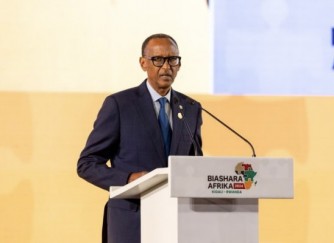 Perezida Kagame yagaragaje akamaro k'ubucuruzi bw'abagore n'urubyiruko