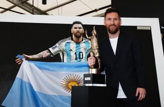 Lionel Messi yahawe igihembo cy'umukinnyi w'ibihe byose 