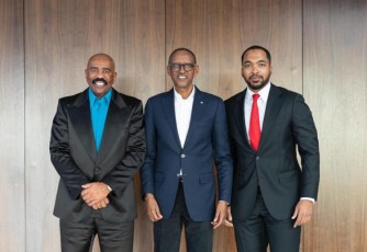 Umunyarwenya Steve Harvey wasuye u Rwanda yishimiye guhura na Perezida Kagame