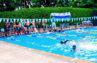 Mako Sharks Swim Club yeretse igihandure amakipe 10 iyatwara igikombe muri shampiyona yo koga