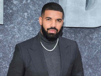 Drake yahombe bikomeye nyuma yo gutega ku murwano wa Mike Tyson na Jake Paul