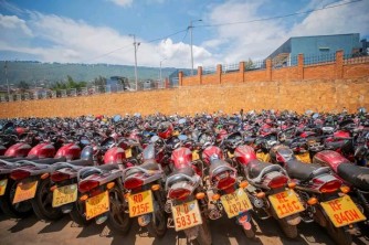 Kigali: Hafashwe moto 50 abazitwaye bagendera mu nkengero z’umuhanda