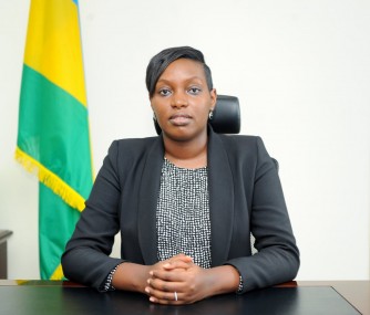 Hakwiye gushyirwa imbaraga mu kwigisha Indimi n’Amasomo ya Siyansi mu Rwanda - Minisitiri Irere Claudette