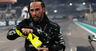 Lewis Hamilton yasoje urugendo rw’imyaka 12 muri Mercedes, muri Ferrari bakoma amashyi