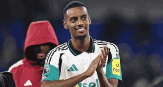 Arsenal yagiriwe inama yo kugura Alexander Isak niba ishaka igikombe