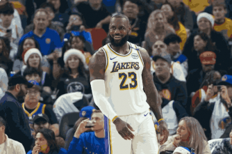 LeBron James yujuje imyaka 40 yandika andi mateka nk’umukinnyi w’igitangaza