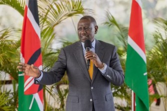 Perezida Ruto yanenze urubyiruko rwakoze amafoto agaragaza abayobozi bari mu masanduku 