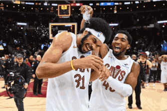 NBA: Cleveland Cavaliers na Milwaukee Bucks zigaragaje mu buryo budasanzwe -VIDEO