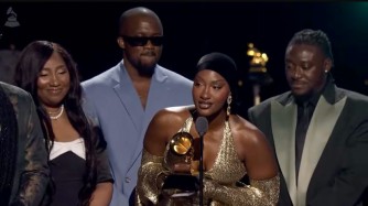 Tems "wasuzuguye Abanyarwanda" yegukanye Grammy abahanzi b’abagabo muri Afurika bahabwa icyigwa