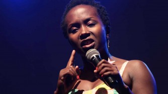 Ari kuririra mu myotsi! Anne Kansiime yaciye amarenga yo gutandukana n’umukunzi we 