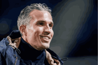 Robin Van Persie yerekeje muri Feyenoord nk'umutoza mukuru