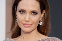 Icyamamare Angelina Jolie ashobora kuba ashaka gusimbura Barack Obama ku mwanya wa Perezida