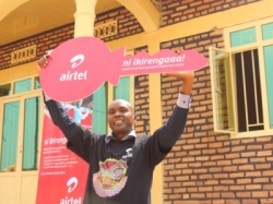 Umwarimu wo kuri Agahozo Shalom yatsindiye inzu ya 7 muri poromosiyo Ni Ikirengaaa ya Airtel